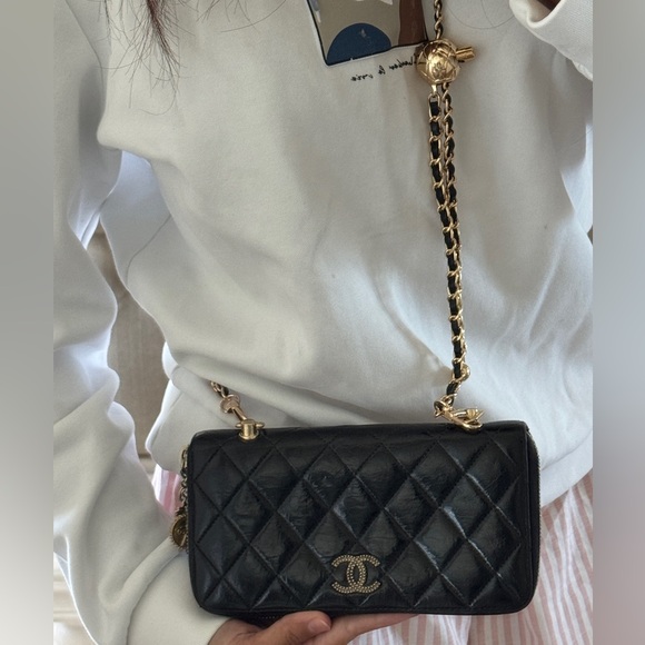 CHANEL Handbags - CHANEL Black Quilted Lambskin Crossbody Bag with Gold Chain